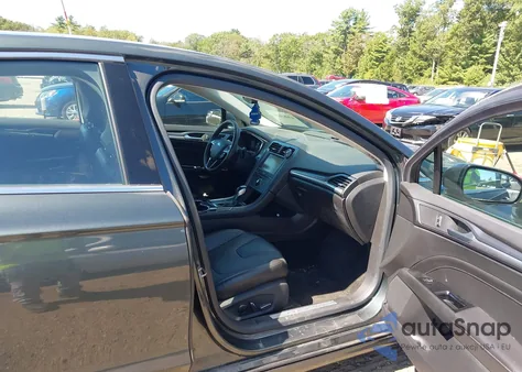 2015 Ford Fusion Titanium z USA, uszkodzony, nr VIN 3FA6P0D94FR175560